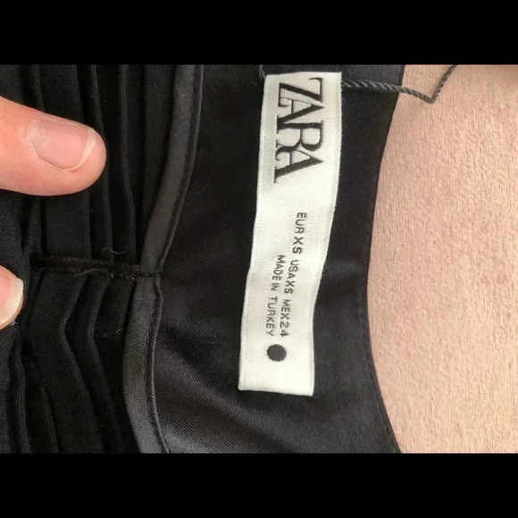 Zara brand black mini skirt size XS. - Picture 9 of 11